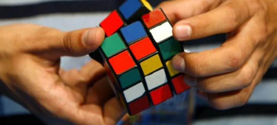 e6b6fa9be980f0bfa5712813beb26ae8_XL Απίστευτο: Παιδί-θαύμα έλυσε τον κύβο του Ρούμπικ μέσα σε 5 δευτερόλεπτα - Δείτε πως (Βίντεο)