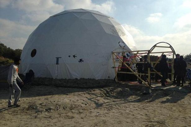 Calais-Jungle-Rave77.jpg