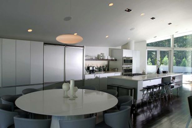 PAY--Justin-Biebers-one-time-pad-where-he-recorded-and-lived-while-house-hunting-is-on-the-.jpg