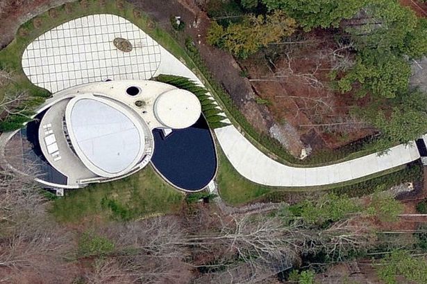 PAY--Justin-Biebers-one-time-pad-where-he-recorded-and-lived-while-house-hunting-is-on-the-rental-.jpg