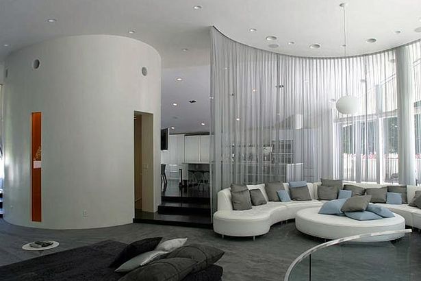 PAY--Justin-Biebers-one-time-pad-where-he-recorded-and-lived-while-house-hunting-is-on-the-rental-market.jpg