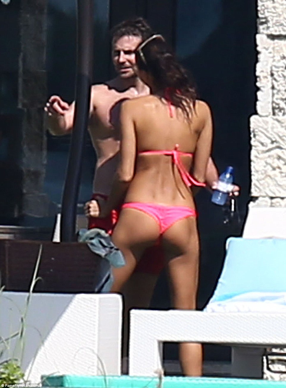 2E12F81700000578-3302329-Cheeky_Irina_couldn_t_keep_her_hands_off_the_actor_as_they_joked-a-53_1446580273788.jpg