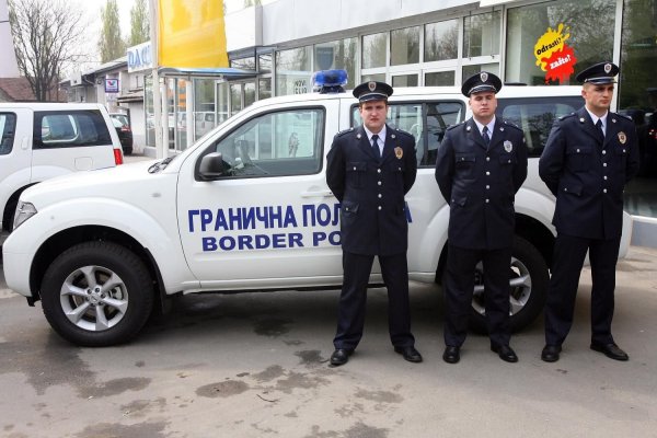 Serbia-border-police1
