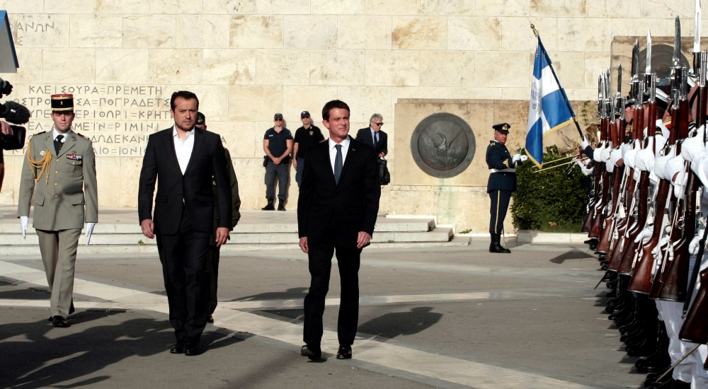 Κατάθεση στεφάνου στον Άγνωστο Στρατιώτη από τον Γάλλο πρωθυπουργού (Εικόνες)