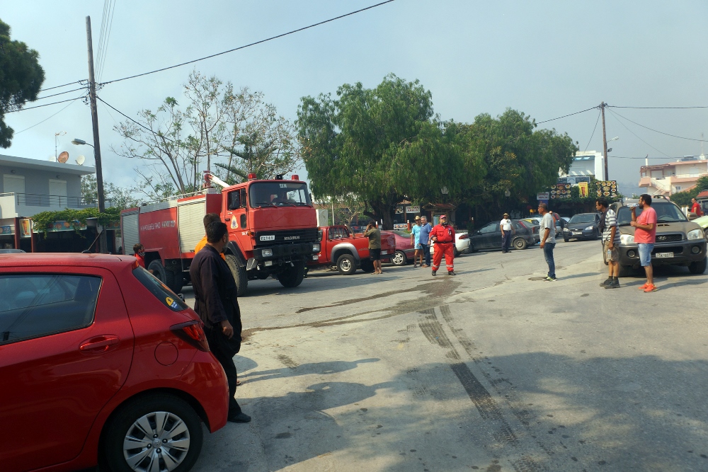 Υπό μερικό έλεγχο η φωτιά στη Ρόδο