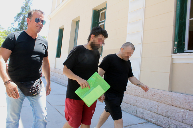 Ανατριχιαστικές αποκαλύψεις για τον 35χρονο που βίαζε τον γιο του με τον εραστή του (Εικόνες)