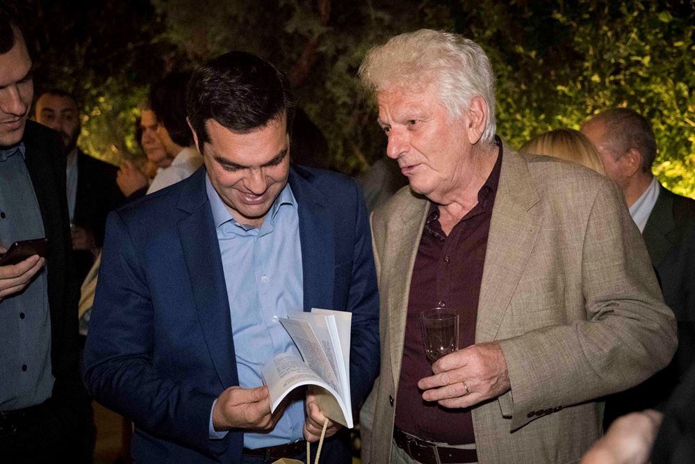  34 φωτογραφίες από τη χθεσινή συνάντηση των βουλευτών με το Τσίπρα 