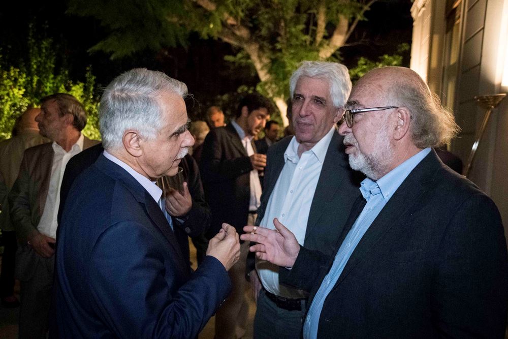  34 φωτογραφίες από τη χθεσινή συνάντηση των βουλευτών με το Τσίπρα 