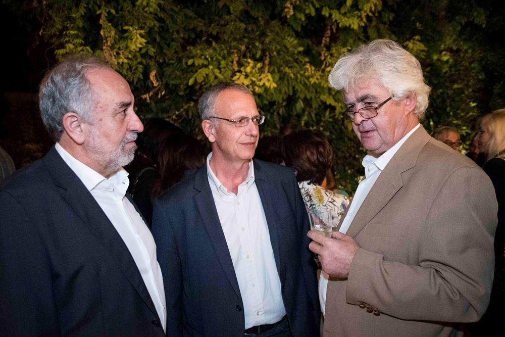  34 φωτογραφίες από τη χθεσινή συνάντηση των βουλευτών με το Τσίπρα 