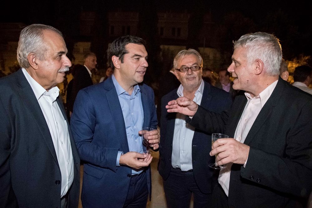  34 φωτογραφίες από τη χθεσινή συνάντηση των βουλευτών με το Τσίπρα 