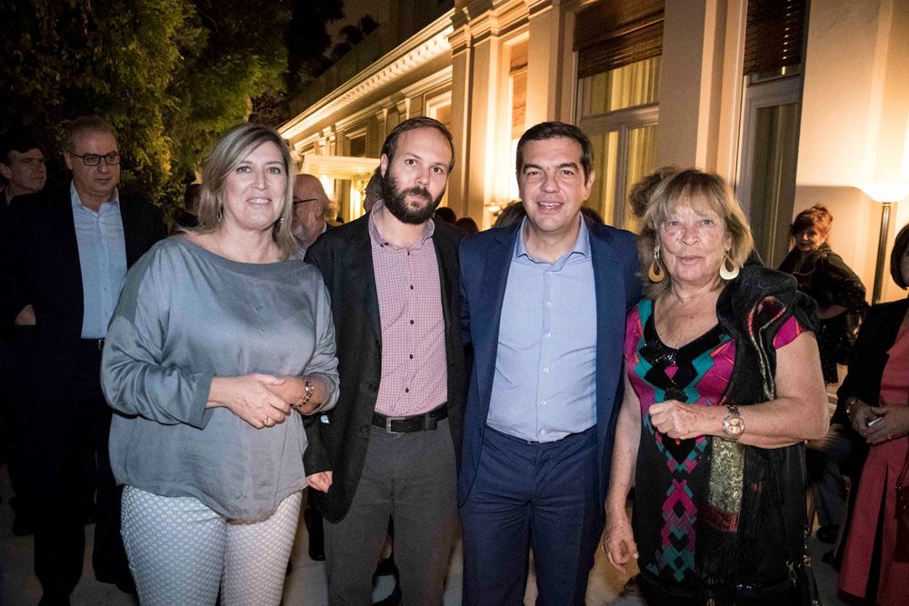  34 φωτογραφίες από τη χθεσινή συνάντηση των βουλευτών με το Τσίπρα 