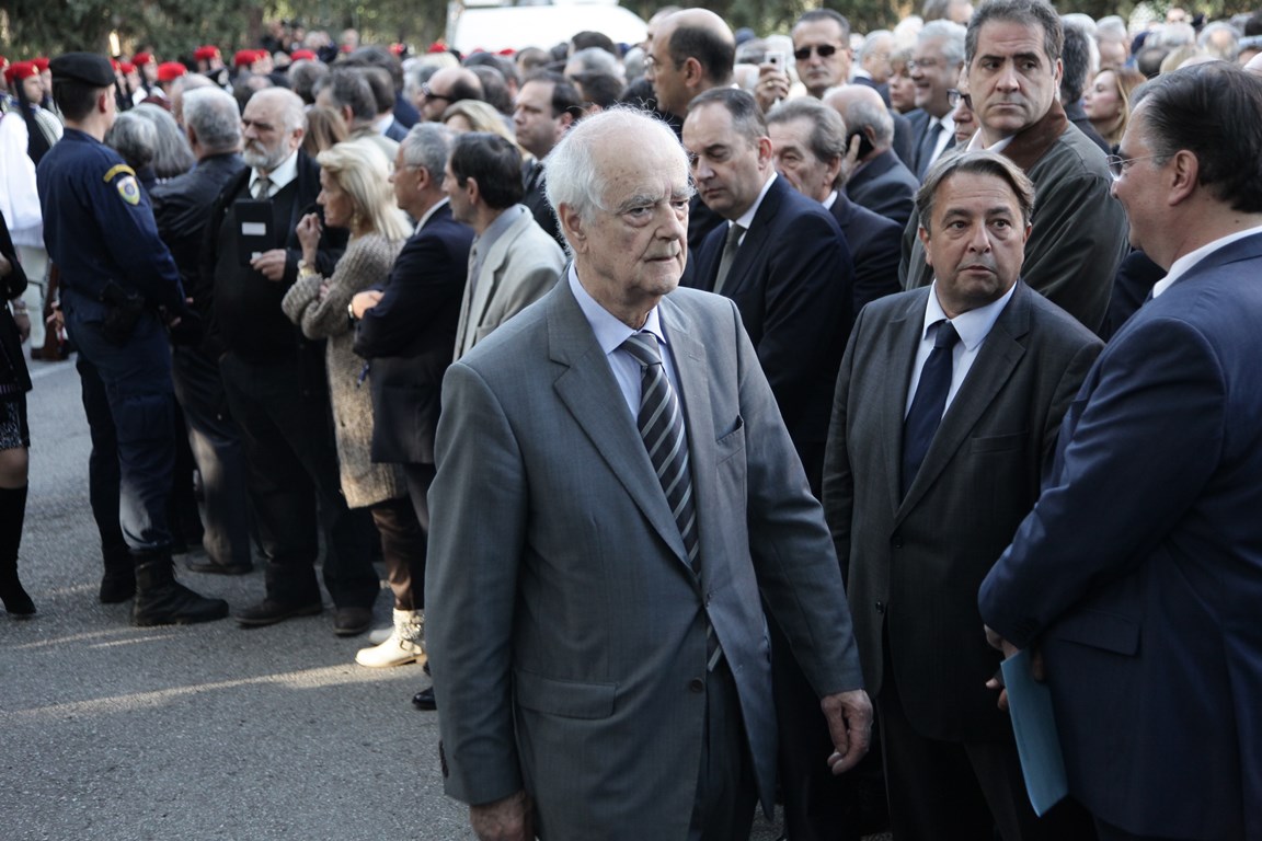Απόστολος Κακλαμάνης
