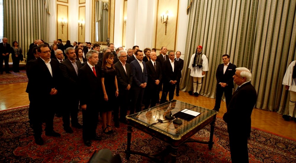 Ορκίστηκαν τα νέα μέλη της κυβέρνησης (Εικόνες)