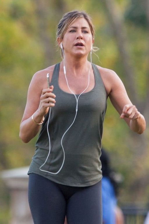 Oι φήμες για το γάμο της Jennifer Aniston και τα παραπανίσια κιλά