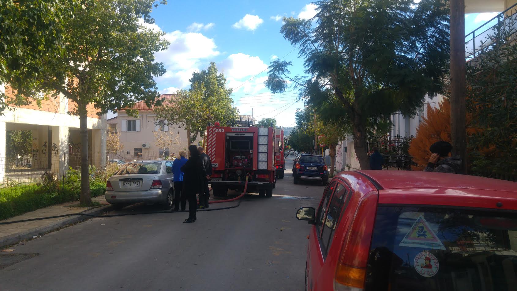  Άστεγοι παραλίγο να καούν ζωντανοί στην προσπάθειά τους να ζεσταθούν (Εικόνες)