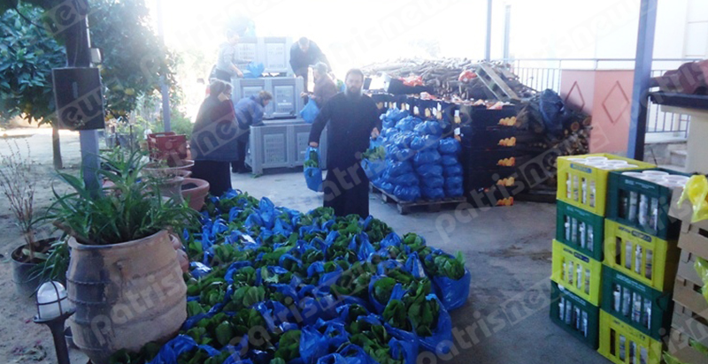 Συγκινεί ο ιερέας που στηρίζει τους αδύναμους (Εικόνες)
