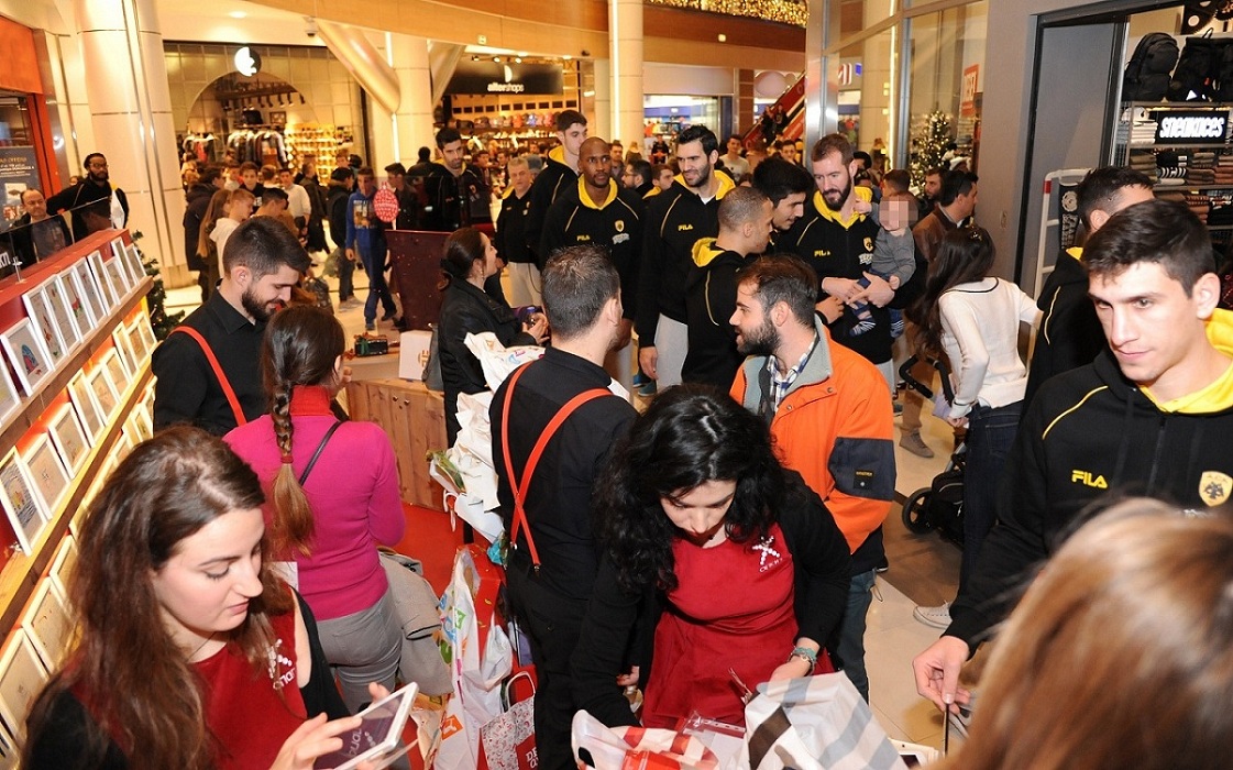 Η έκθεση με τα Ευχοστολίδια στο The Mall Athens