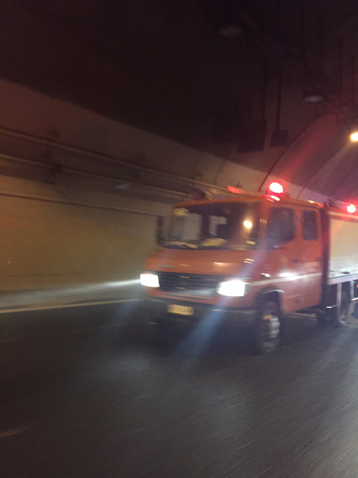 Φωτιά σε αυτοκίνητο στην Αττική Οδό 
