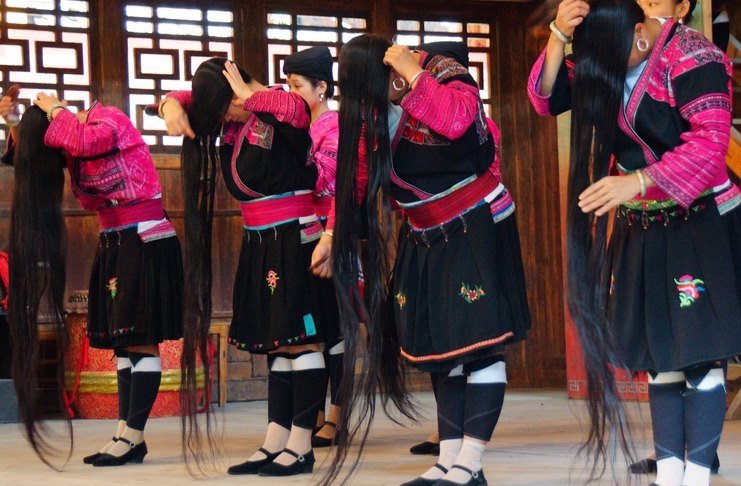 Οι «Ραπουνζέλ» της Κίνας κόβουν τα μαλλιά μόνο μια φορά στη ζωή τους. 