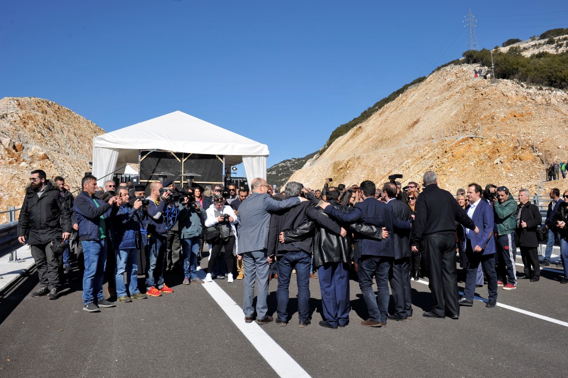 Τμήμα της Ιόνιας Οδού παρέδωσε στην κυκλοφορία ο Σπίρτζης (Εικόνες)