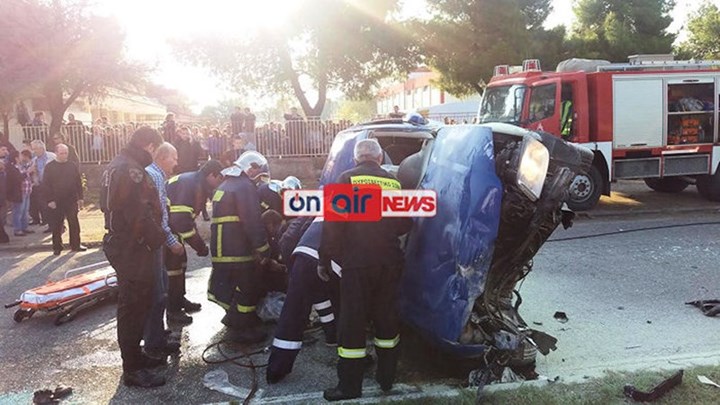 Σφοδρή σύγκρουση οχημάτων με τέσσερις τραυματίες ανάμεσα τους δύο παιδιά