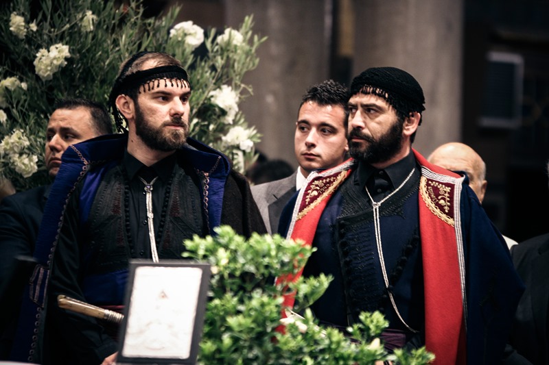 Λαϊκό προσκύνημα στη Μητρόπολη