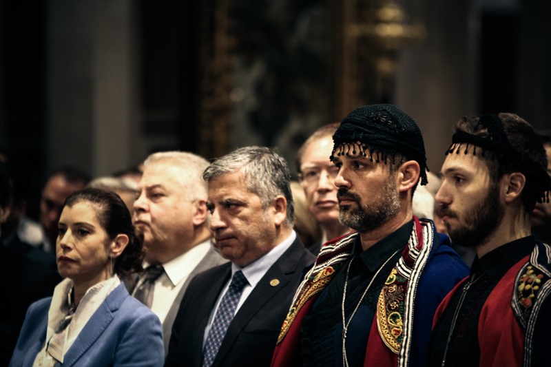 Λαϊκό προσκύνημα στη Μητρόπολη
