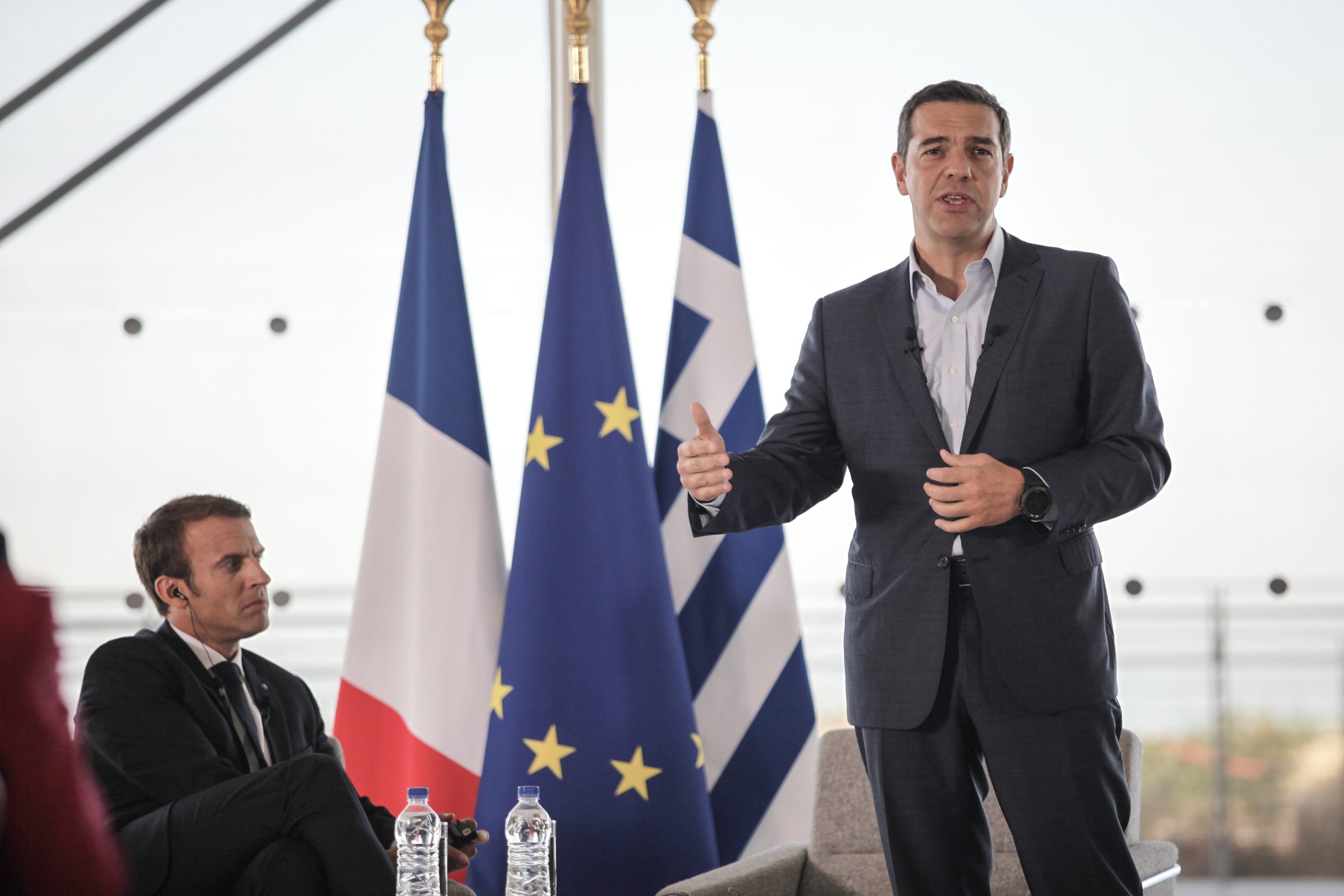 νια