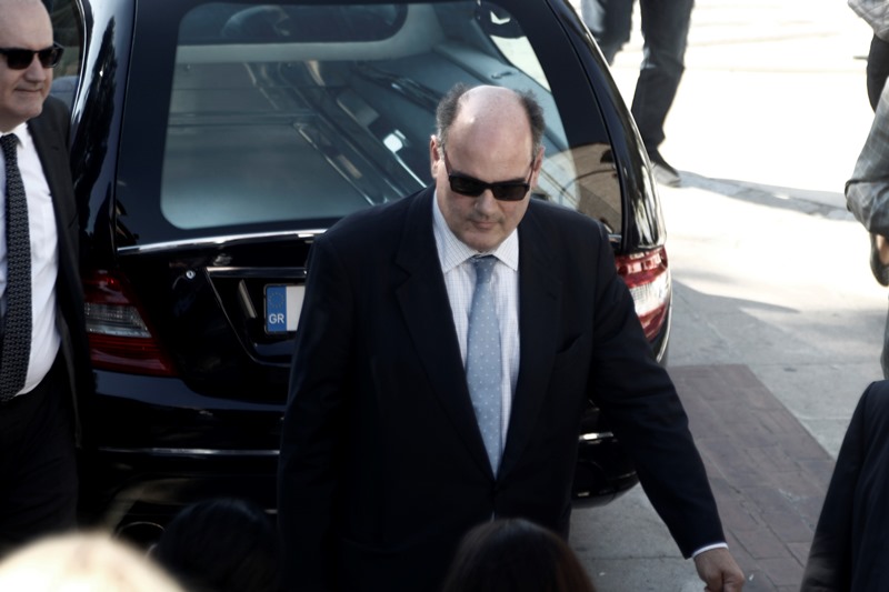 Αυτή την ώρα το «τελευταίο αντίο» στον Μιχάλη Ζαφειρόπουλο