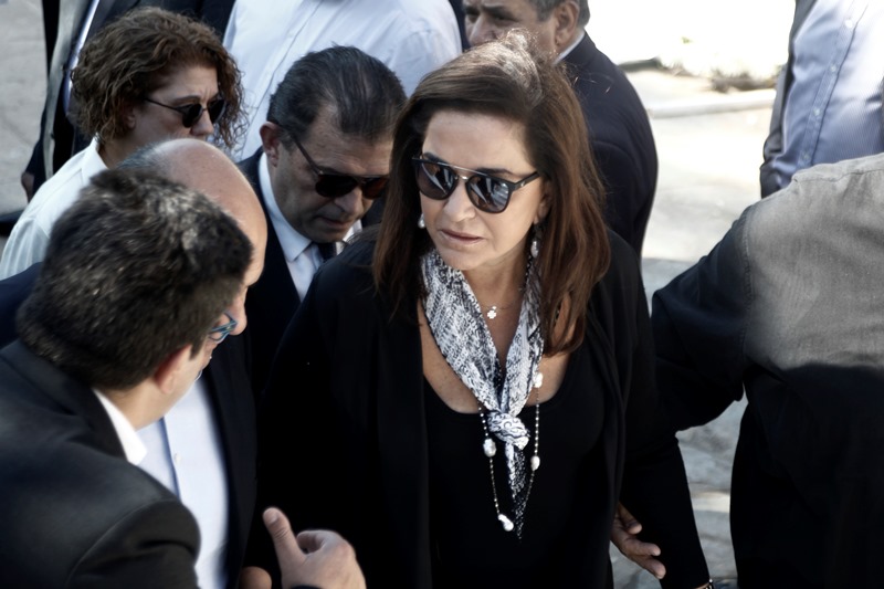 Αυτή την ώρα το «τελευταίο αντίο» στον Μιχάλη Ζαφειρόπουλο
