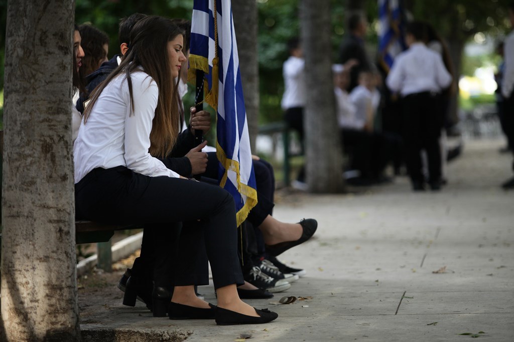 Σε εξέλιξη η μαθητική παρέλαση στην Αθήνα (Εικόνες)