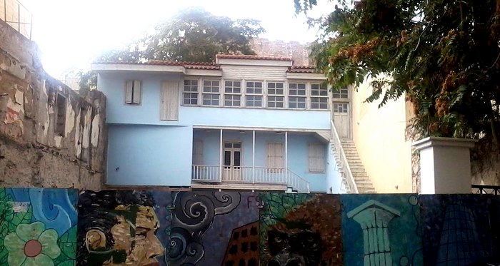 Γιατί το σπίτι του Αντωνάκη και της Ελενίτσας στην Πλάκα δεν πουλήθηκε ποτέ. 