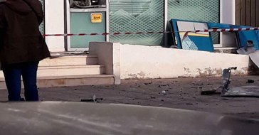 http://www.kontranews.gr/KOINONIA/309576-Anatinaxan-ATM-ste-Nea-Peramo-Attikes
