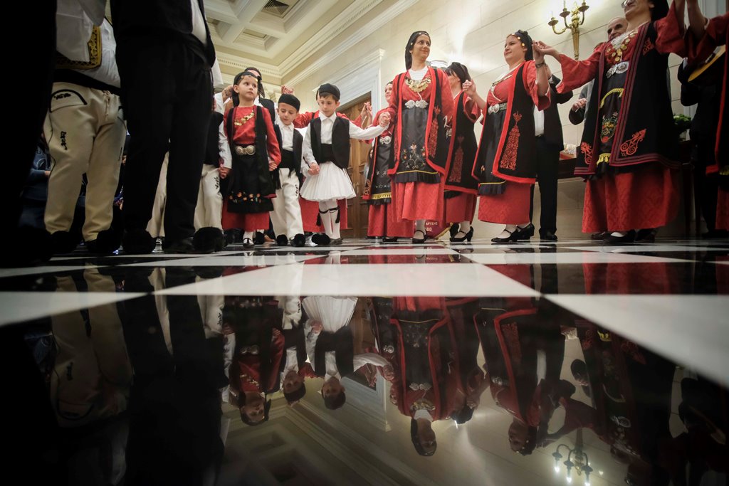Κάλαντα Τσίπρας