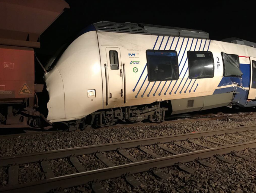 876