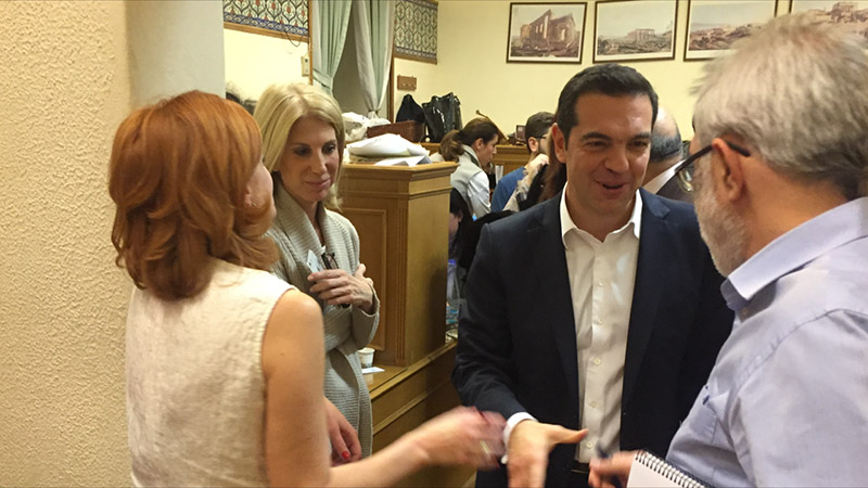 Τι είπε ο Τσίπρας στους κοινοβουλευτικούς συντάκτες μετά την ψήφιση του προυπολογισμού