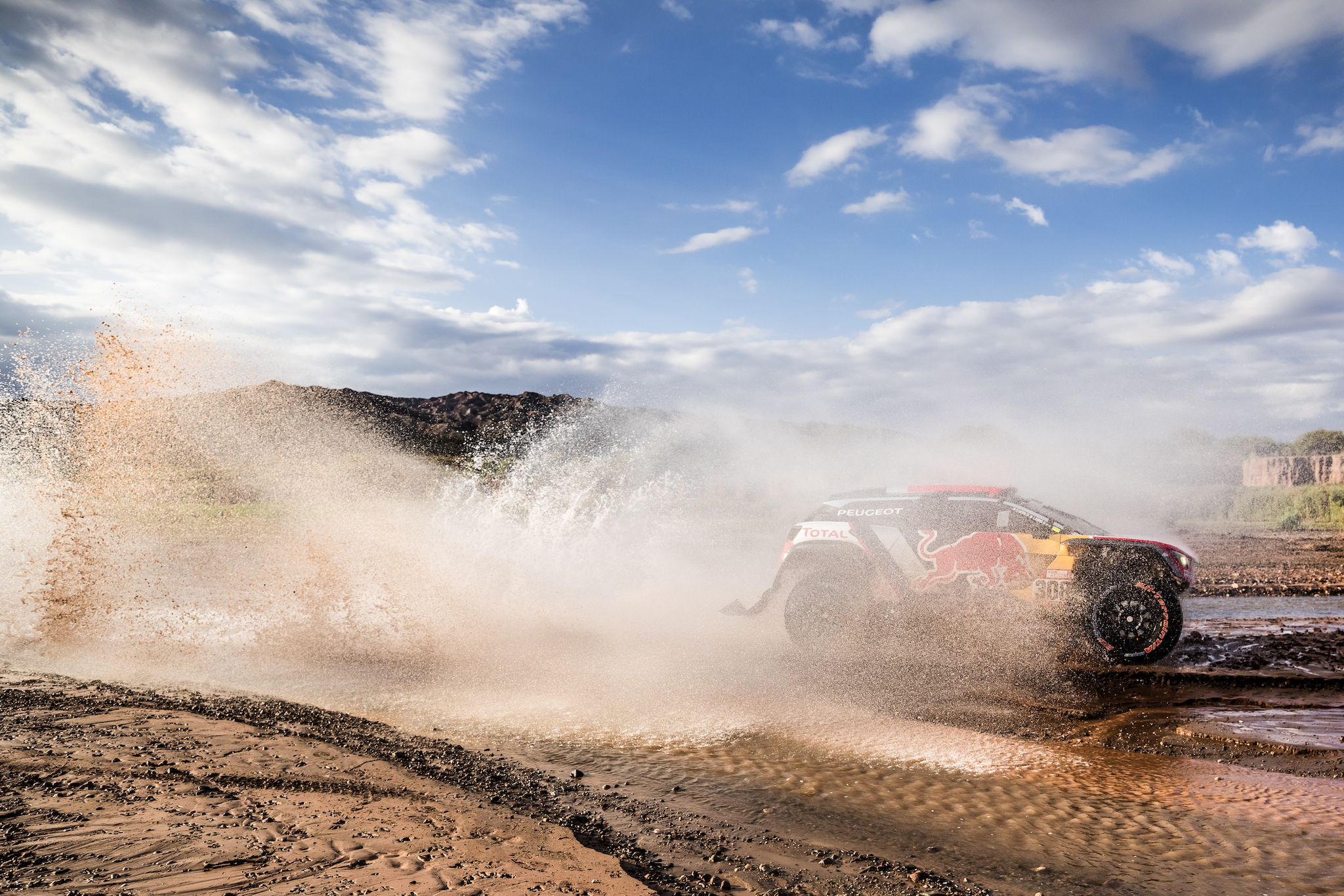 Τα PEUGEOT 3008DKR Maxi κυριαρχούν στον αγώνα  δύο ημέρες πριν την ολοκλήρωσή του!