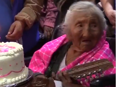 Αυτή είναι η γηραιότερη γυναίκα στον κόσμο - Πόσο είναι; (ΒΙΝΤΕΟ)