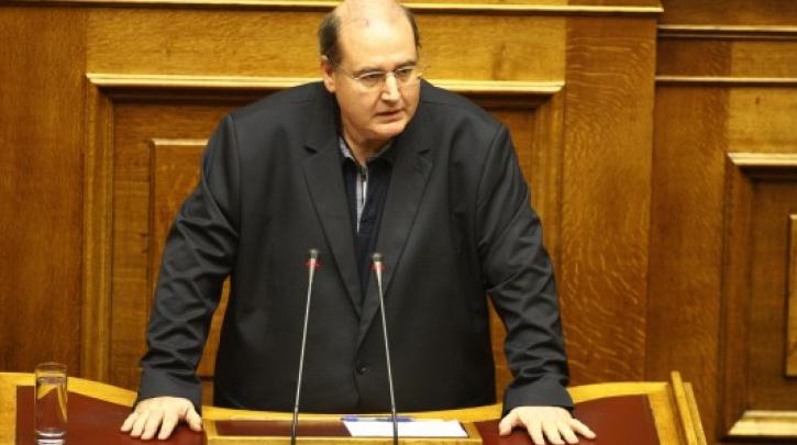 Ν. Φίλης: Αντίθετες έννοιες το Σύνταγμα και ο μονόδρομος του νεοφιλελευθερισμού που θέλει η ΝΔ