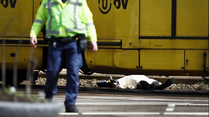 σοκ από την επίθεση σε τραμ στην Ουτρέχτη