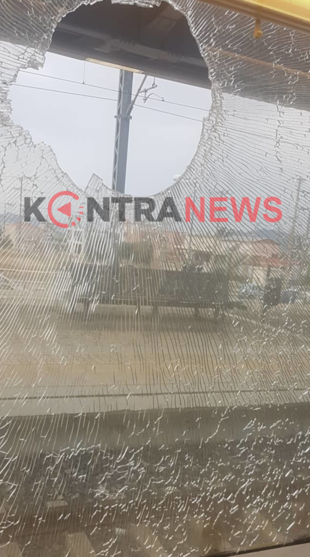 ΑΠΟΚΛΕΙΣΤΙΚΟ: Επίθεση με πέτρες στον Προαστιακό - Τραυματίστηκαν τρεις γυναίκες (ΕΙΚΟΝΕΣ & ΒΙΝΤΕΟ)