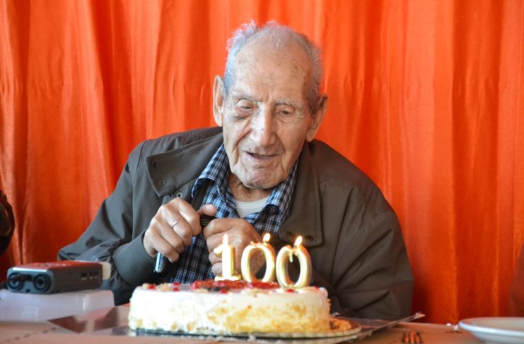100ετων παππους
