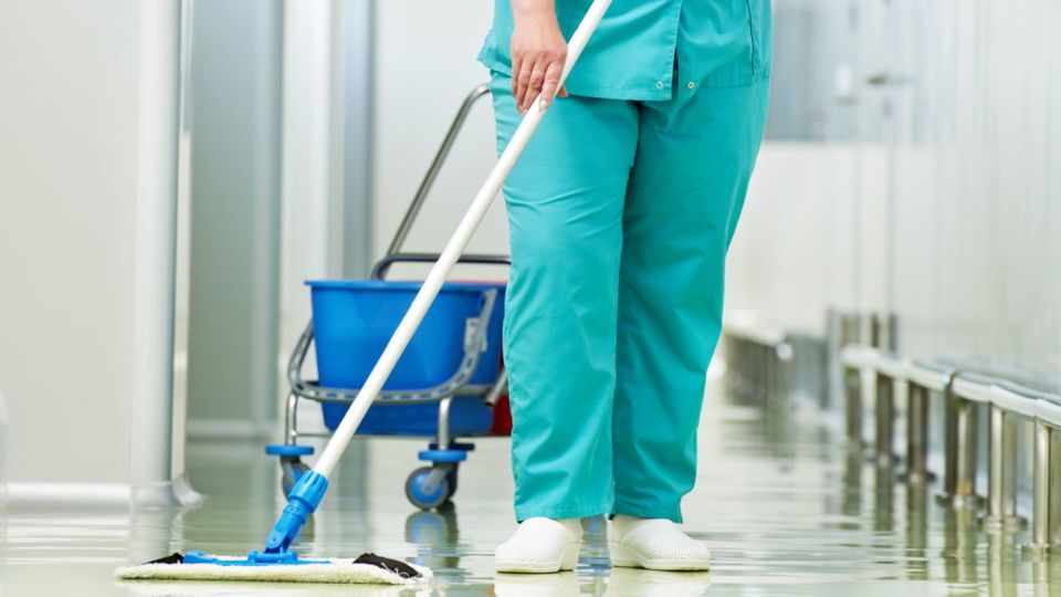 3360268 Ηράκλειο: Σε 48ωρη απεργία οι σχολικές καθαρίστριες