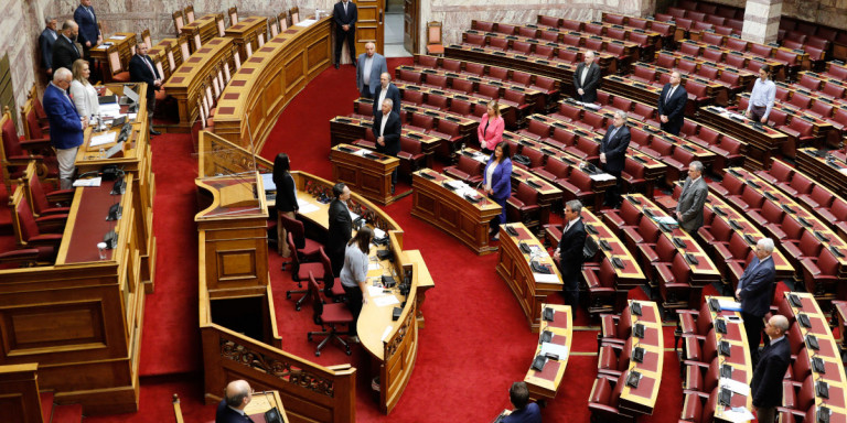 orthioi-sti-vouli Βουλή: Ενός λεπτού σιγή για τον Δημήτρη Κρεμαστινό-Δωρεά για τα άπορα παιδιά στη μνήμη του