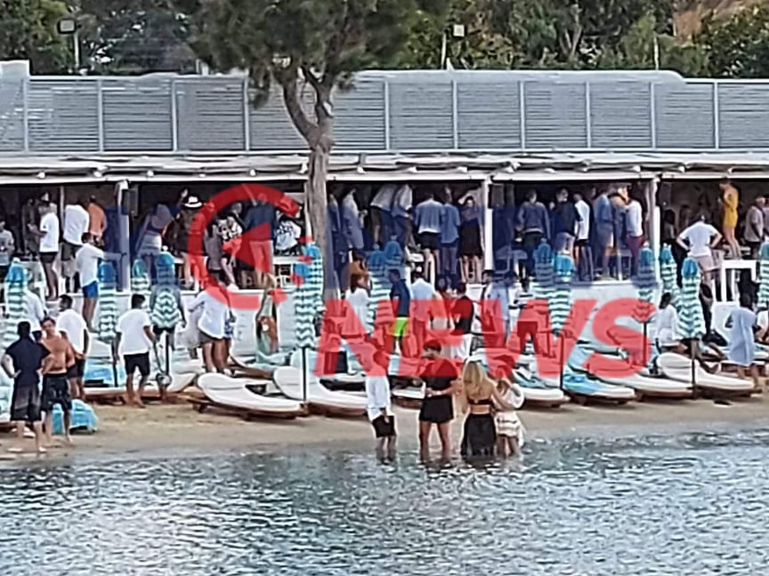 ΑΠΟΚΛΕΙΣΤΙΚΟ: Απίστευτος συνωστισμός σε πασίγνωστο Beach Bar της Μυκόνου! (ΕΙΚΟΝΕΣ)