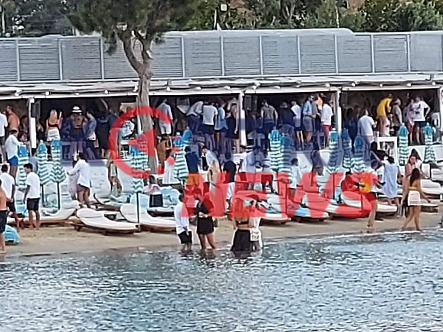 ΑΠΟΚΛΕΙΣΤΙΚΟ: Απίστευτος συνωστισμός σε πασίγνωστο Beach Bar της Μυκόνου! (ΕΙΚΟΝΕΣ)