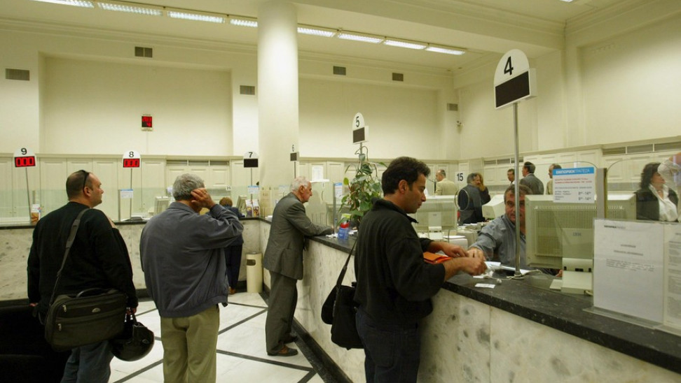1708994 Κορωνοϊός: «Χτυπά» τις συναλλαγές με την τράπεζα - Τι αλλάζει από 4/8
