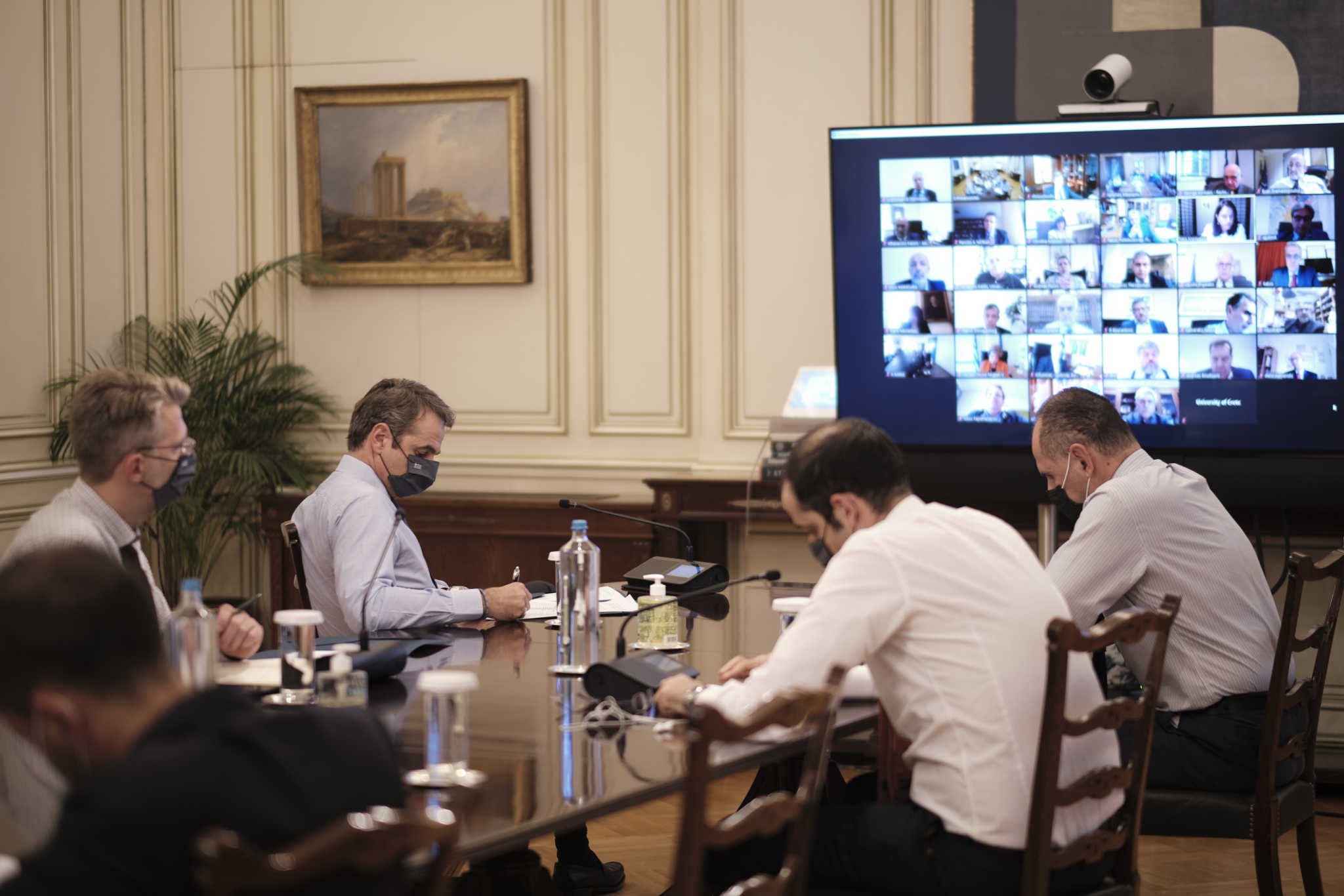 μητσοτάκης: Μέτρα αυστηρότερης ασφάλειας για τους χώρους παιδείας