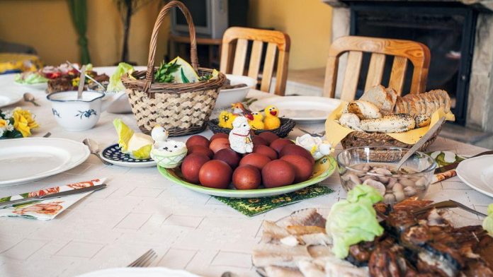 Ακόμα ένα Πάσχα στη σκιά του κορωνοϊού: Τι ισχύει για εκκλησίες, Ανάσταση, γιορτινό τραπέζι και μετακινήσεις – Όλα τα μέτρα