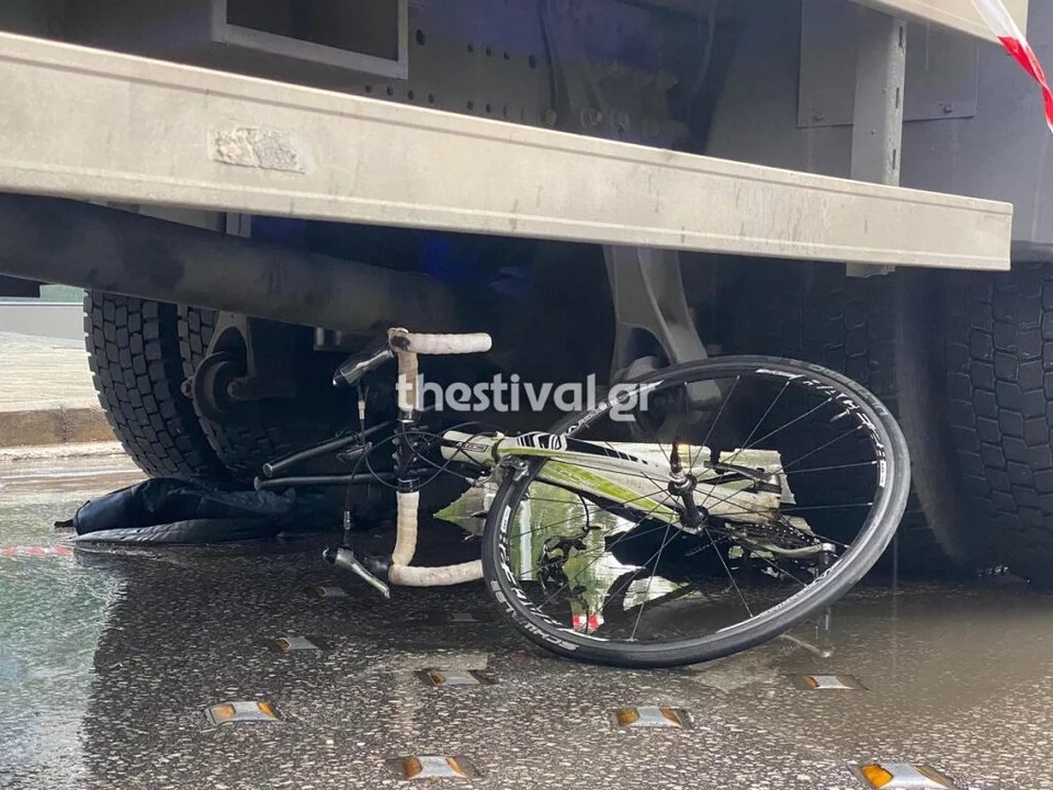 Θεσσαλονίκη: Νεκρή η ποδηλάτισσα που παρασύρθηκε από φορτηγό
